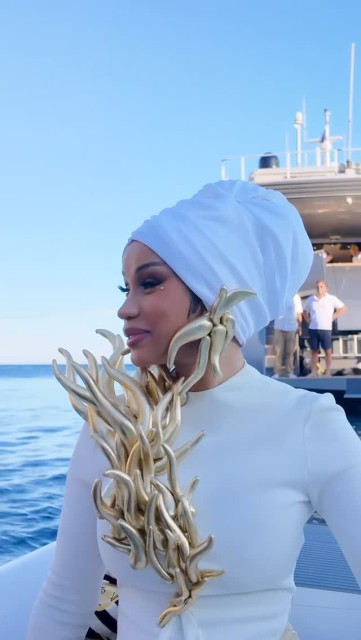 Cardi B instagram post 494809
