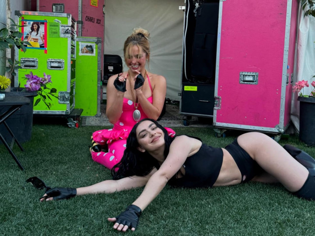 Charli XCX instagram post 489431