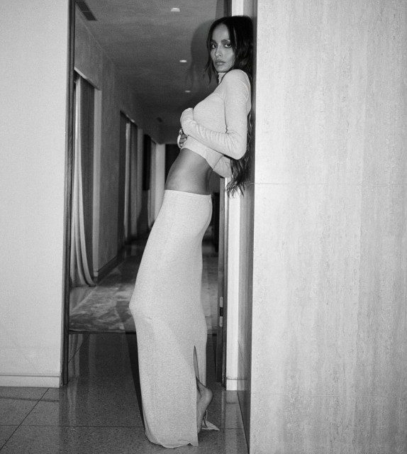 Chloe Bartoli instagram post 470134