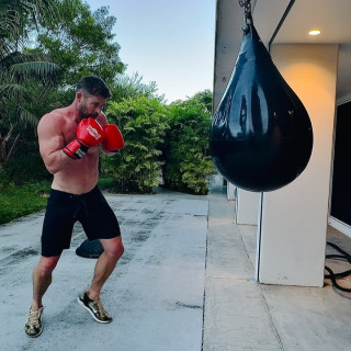 Chris Hemsworth instagram pic #489933