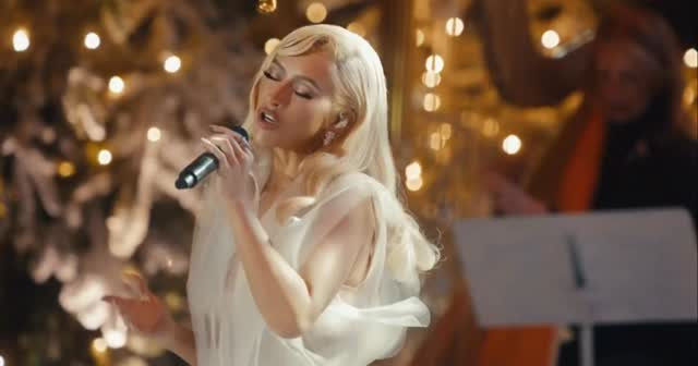 Christina Aguilera instagram post 498407