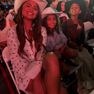 Christine Teigen instagram pic #490227