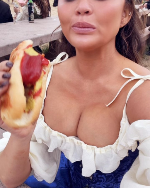Christine Teigen instagram post 490880