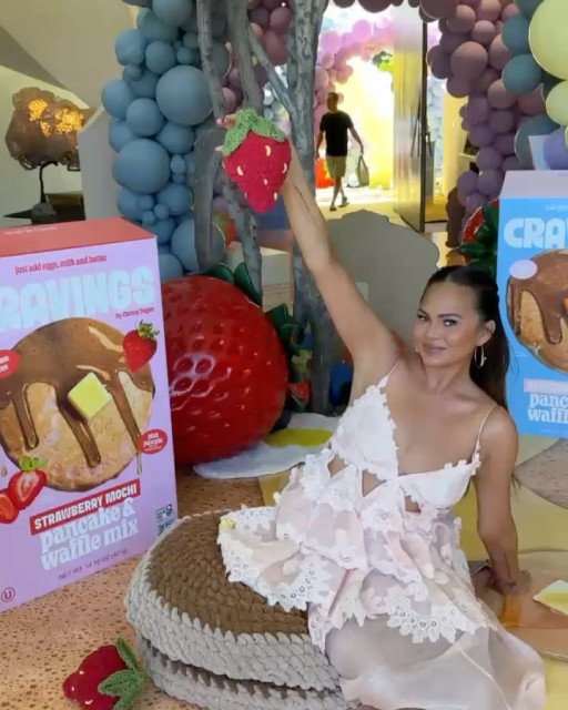 Christine Teigen instagram post 491208