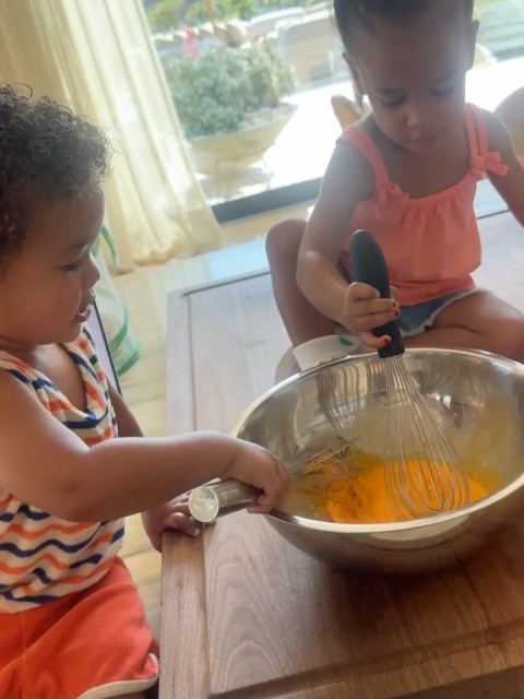 Christine Teigen instagram post 492719