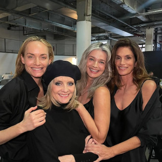 Cindy Crawford instagram pic #490769