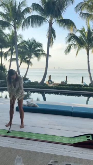 Cindy Crawford instagram post 493276