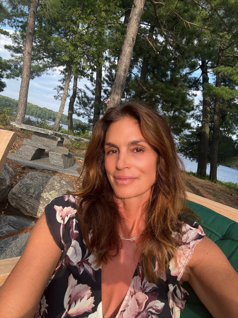 Cindy Crawford instagram post 494015