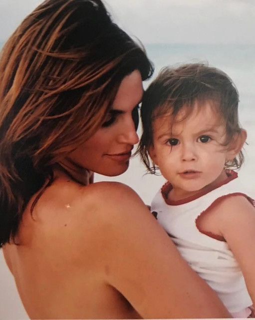 Cindy Crawford instagram post 495092