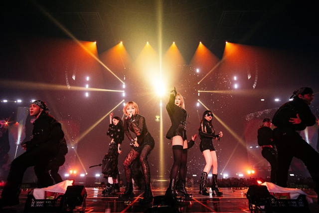 CL         instagram post 489146