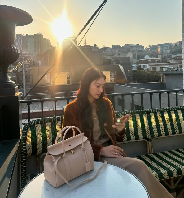 Claudia Kim instagram post 483280