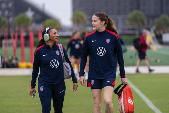 Crystal Dunn instagram post 484896