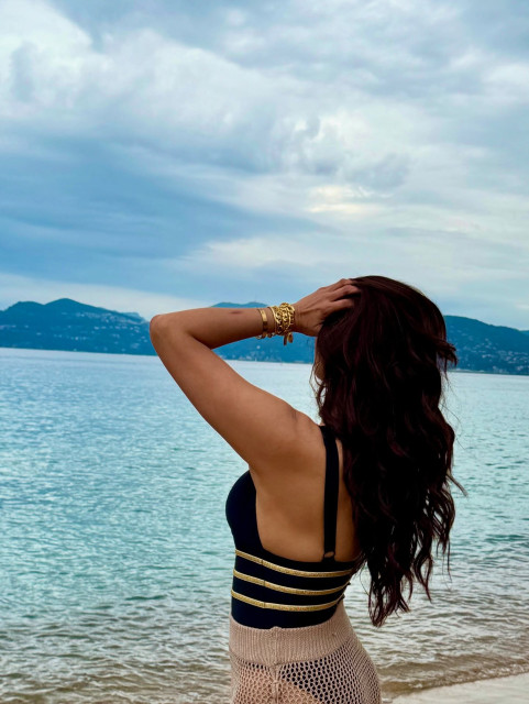 Daisy Shah instagram post 493583