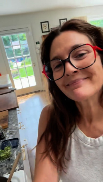 Drew Barrymore instagram post 495515