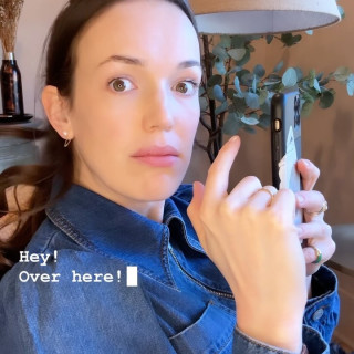 Elizabeth Henstridge instagram pic #461758