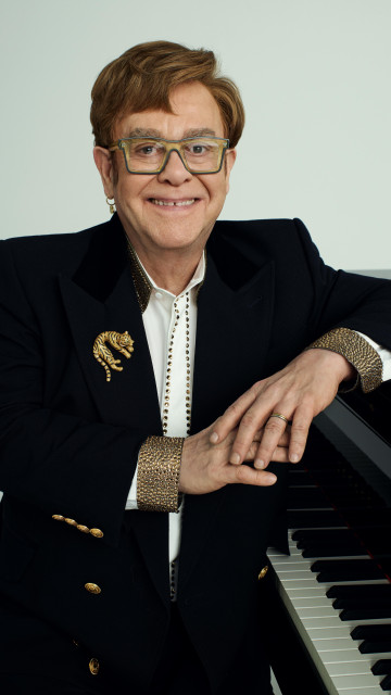 Elton John instagram post 494397