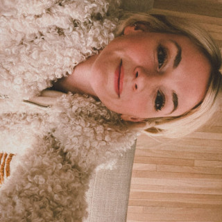 Emily Kinney instagram pic #480873