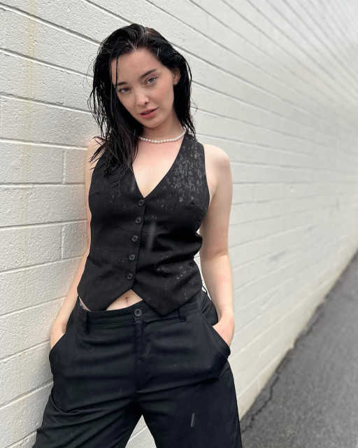 Emma Dumont instagram post 459855