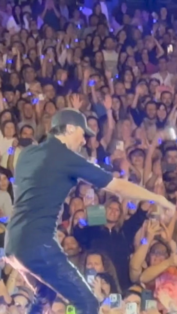Enrique Iglesias instagram post 496039
