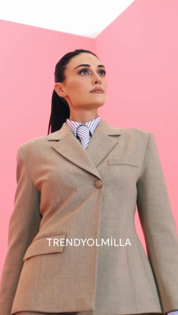 Esra Bilgic instagram post 495913