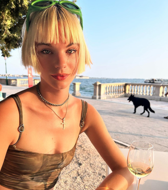 Estella Boersma instagram post 474140