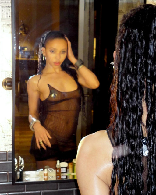 FKA Twigs instagram post 482825