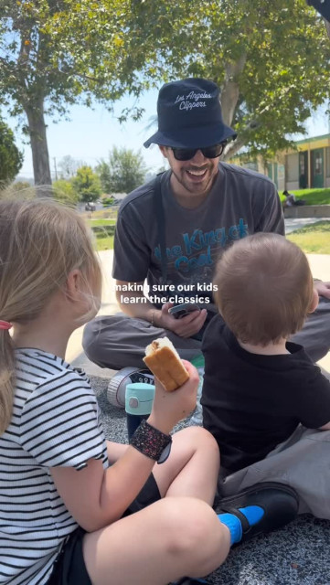 Grant Gustin instagram post 493533