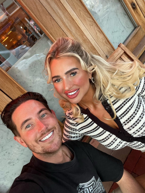 Isabelle Warburton instagram post 491606