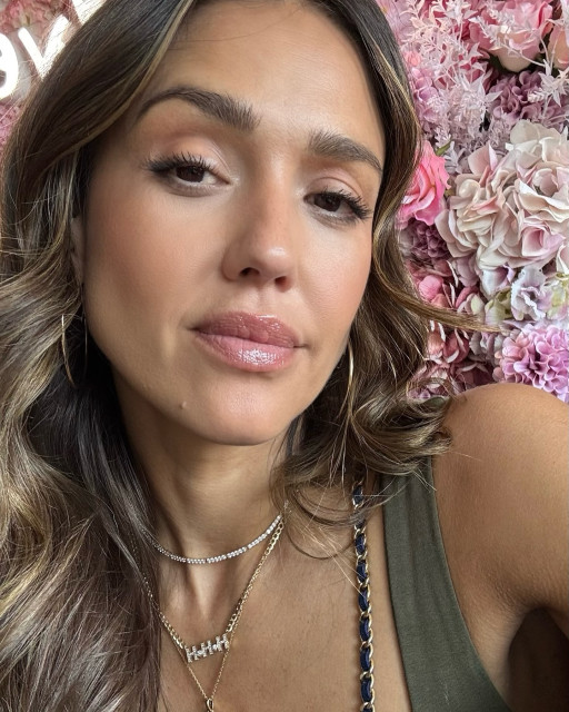 Jessica Alba instagram post 491142