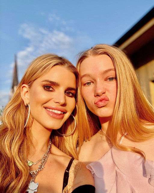 Jessica Simpson instagram post 491715