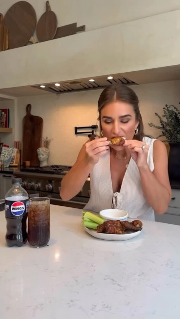 Jessie James Decker instagram post 493000