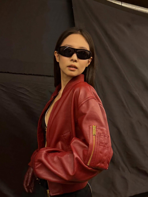 Kim Jennie         instagram post 498398