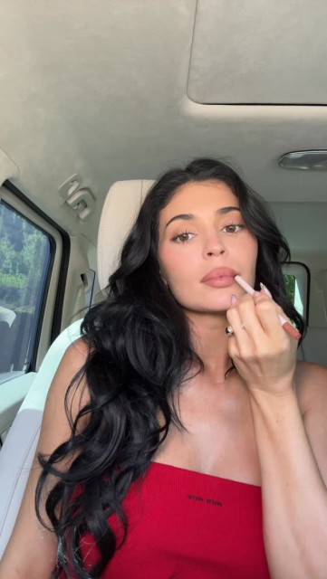 Kylie Jenner instagram post 493840