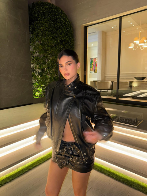 Kylie Jenner instagram post 496058