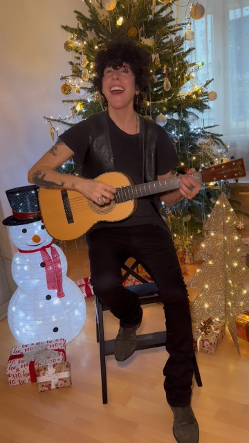 Laura Pergolizzi instagram post 483437