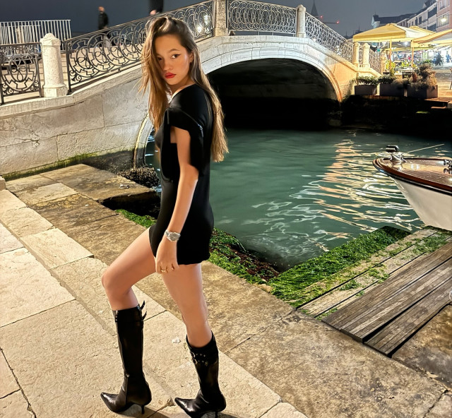 Lily Chee instagram post 481004