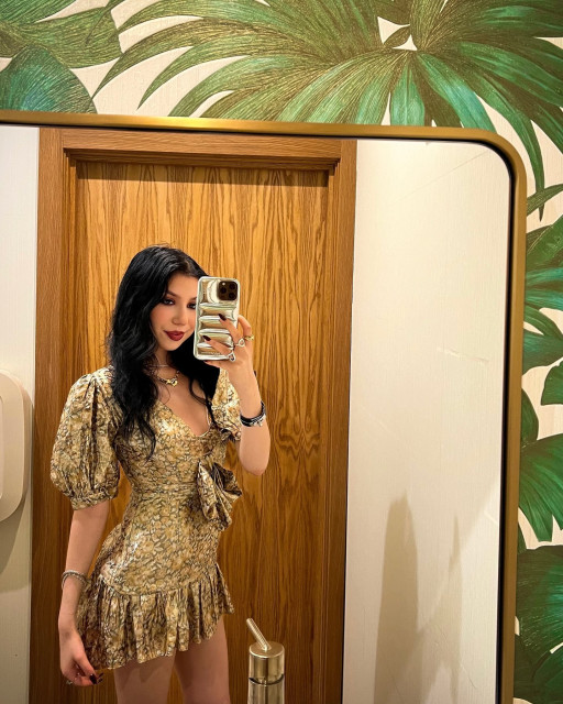 Lulu Lambros instagram post 483546