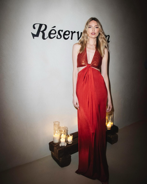 Martha Hunt instagram post 487045