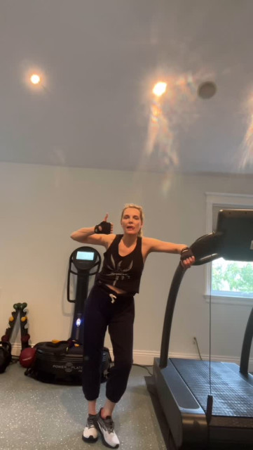 Michelle Pfeiffer instagram post 489492
