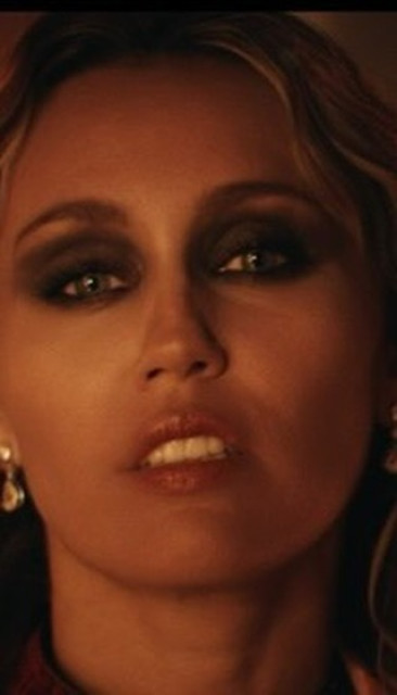 Miley Cyrus instagram post 498062