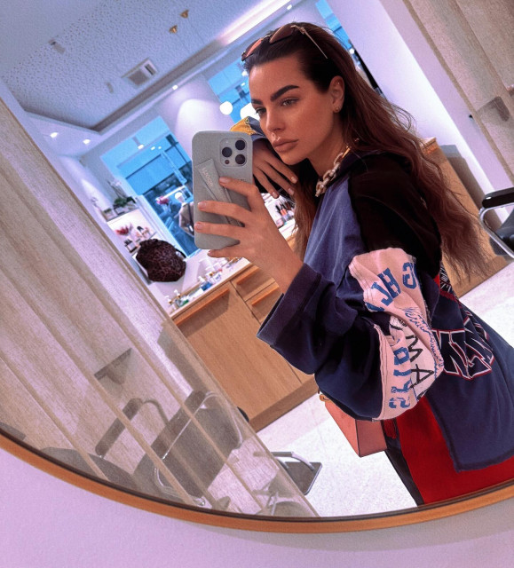 Nadine Mirada instagram post 484373
