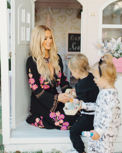 Paris Hilton instagram post 493981