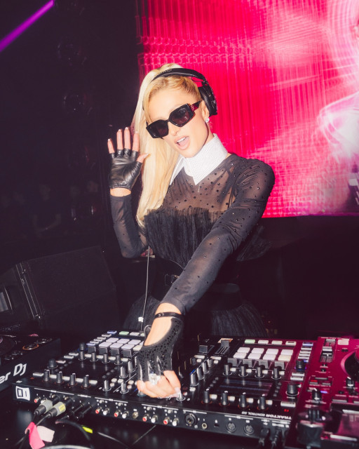 Paris Hilton instagram post 496555