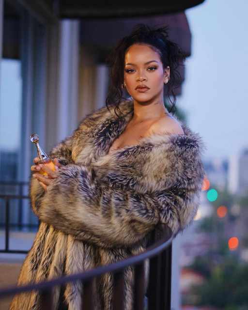 Rihanna instagram post 495273