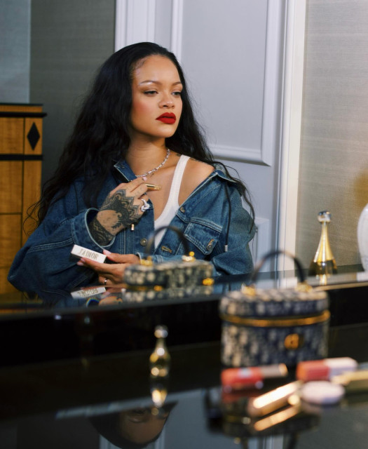 Rihanna instagram post 497052