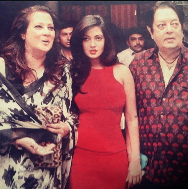 Riya Sen instagram post 482113