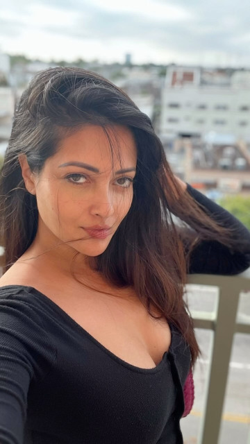 Riya Sen instagram post 484585