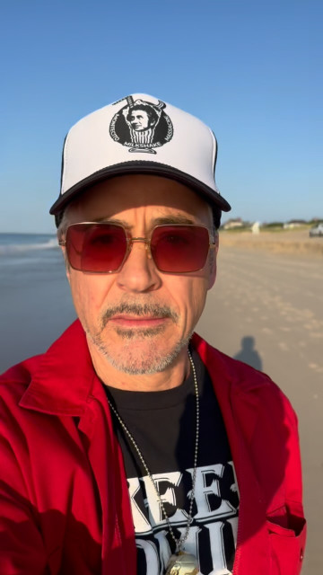 Robert Downey Jr. instagram post 494003