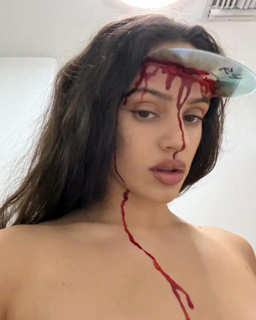 Rosalia instagram post 479588
