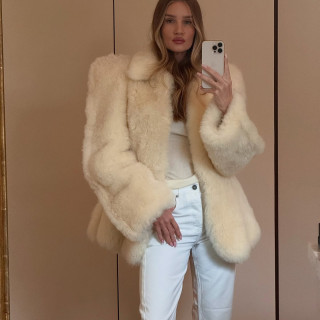 Rosie Huntington-Whitely instagram pic #490628